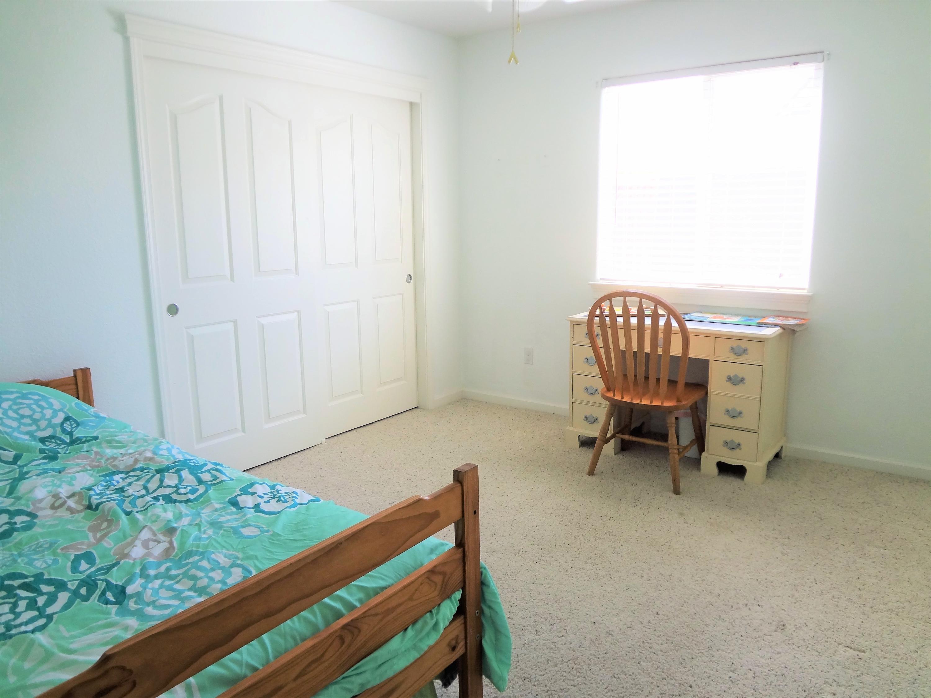 7759 Pit Road Redding, CA 96001 - Photo 26 of 47 a view of chair and table in a room