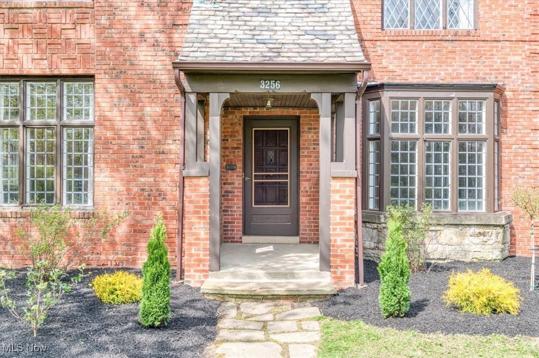 3256 Daleford Road Shaker Heights, OH 44120 - Photo 3 of 44 Gallery Image 3