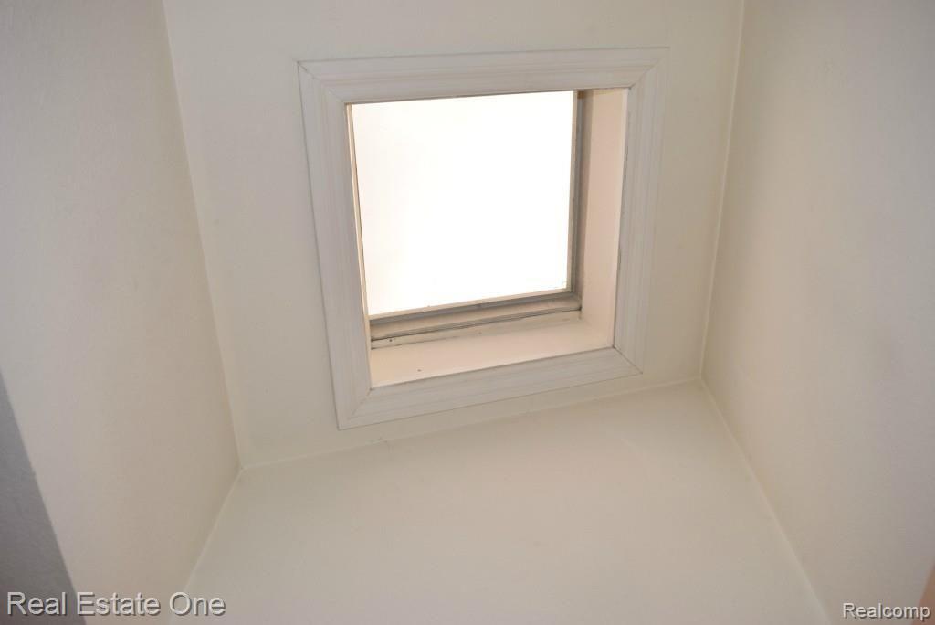 3902 Mark Orr Road Royal Oak, MI 48073 - Photo 23 of 47 3902 Mark Orr 016.jpg