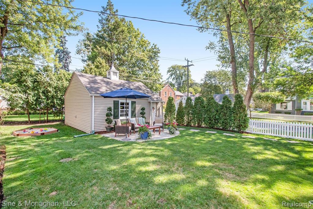 302 Merriweather Road Grosse Pointe Farms, MI 48236 - Photo 31 of 39