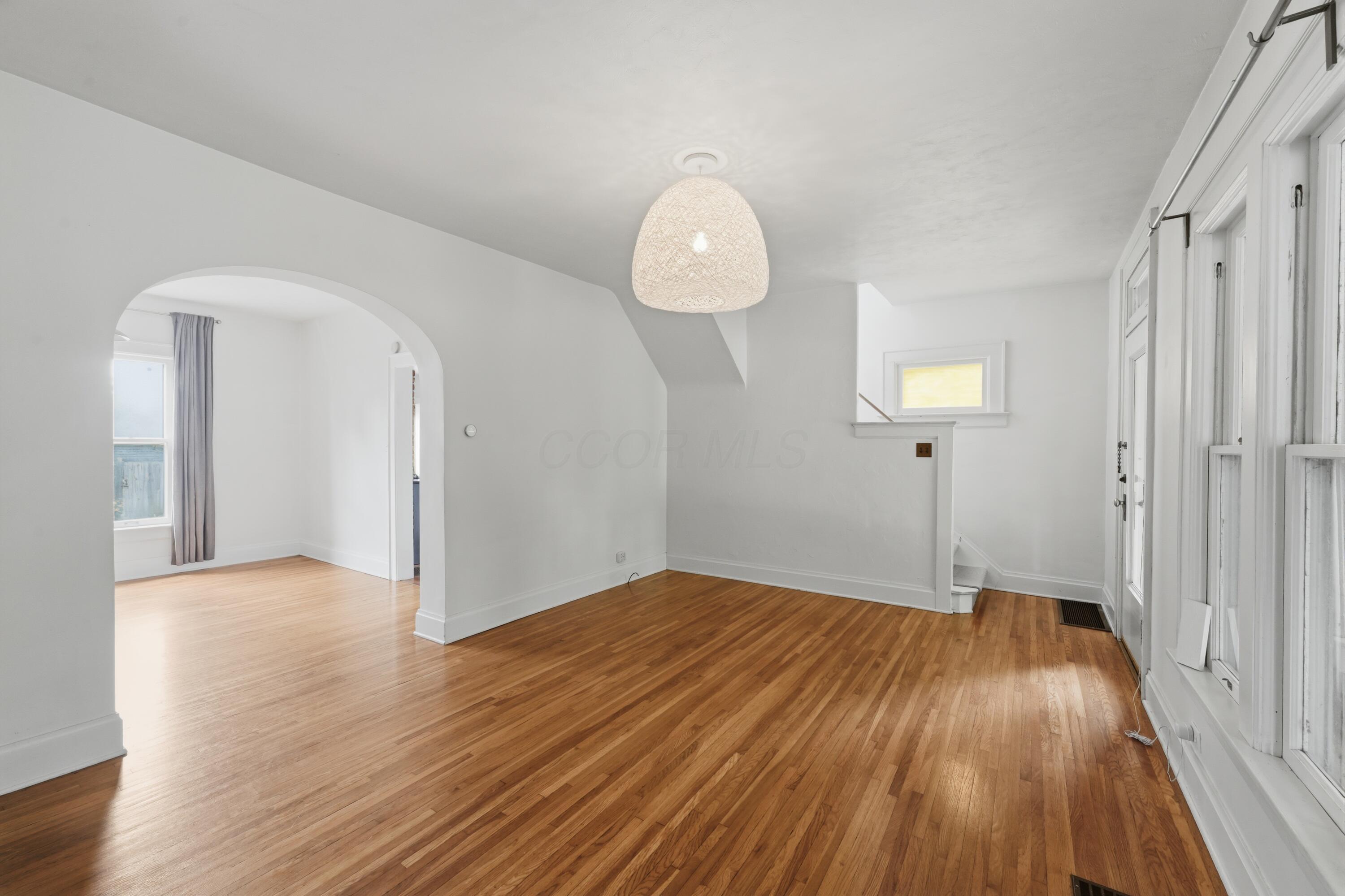 111 Crestview Road Columbus, OH 43202 - Photo 4 of 43