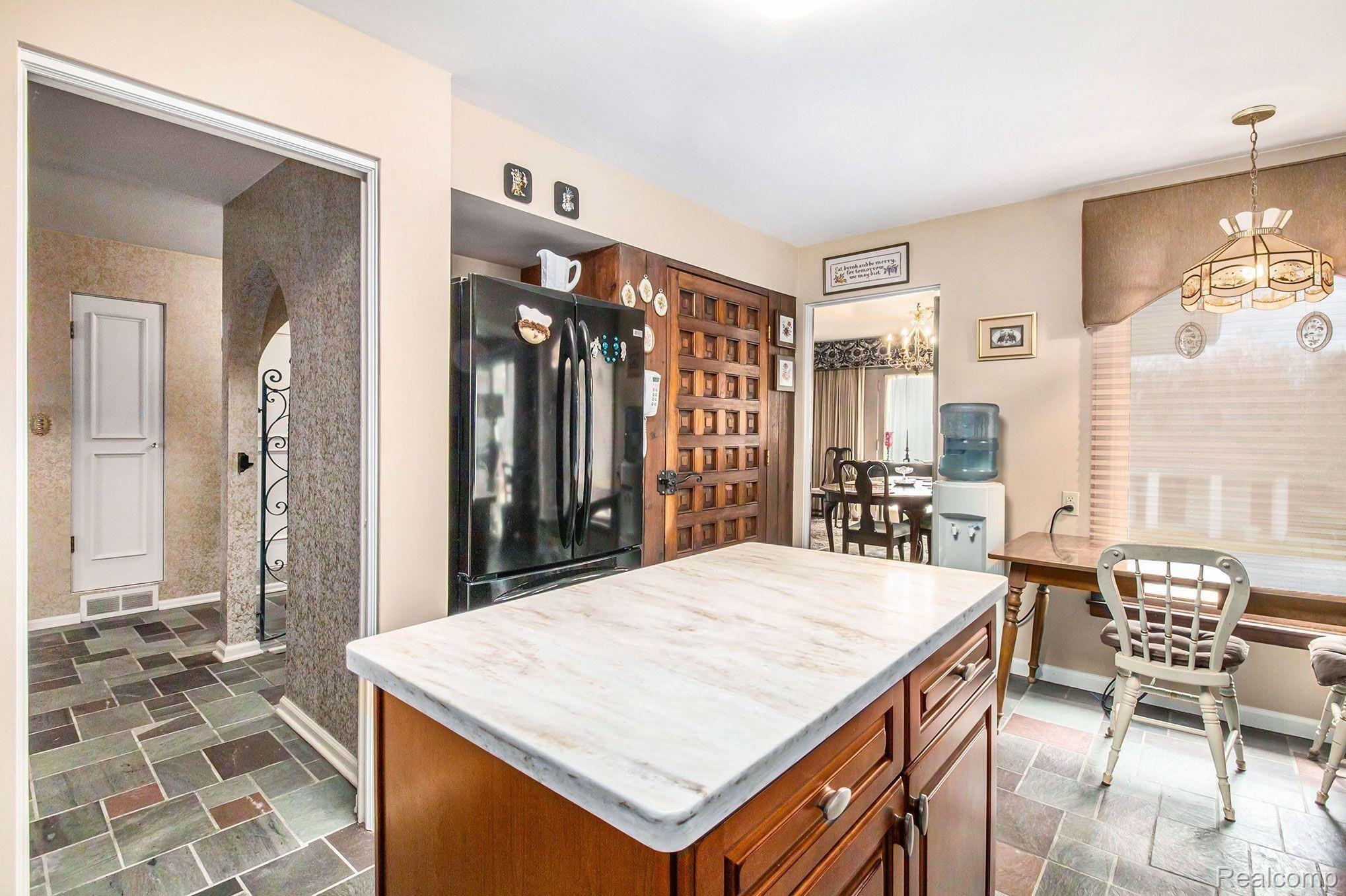 6499 Flushing Road Flushing, MI 48433 - Photo 14 of 36 Kitchen_Foyer