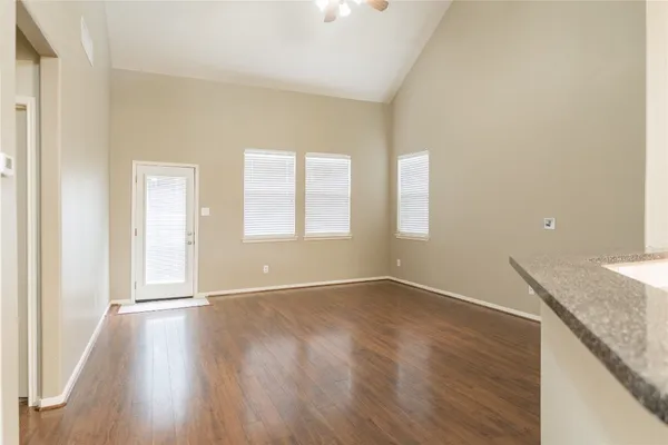 $2,400 | 4611 Arbor Lane, Pasadena, TX 77505