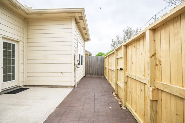 $2,400 | 4611 Arbor Lane, Pasadena, TX 77505