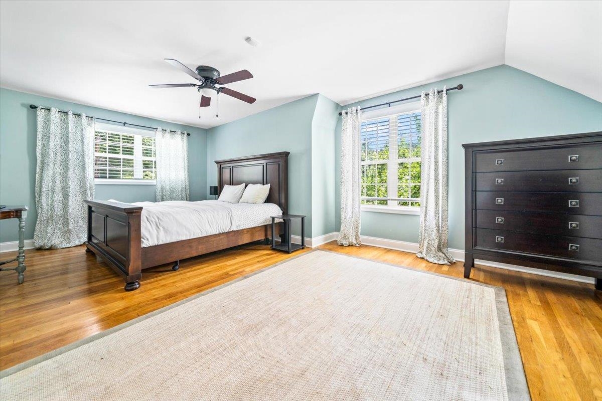 252 Barry Road Memphis, TN 38117 - Photo 28 of 39 huge second floor bedroom.