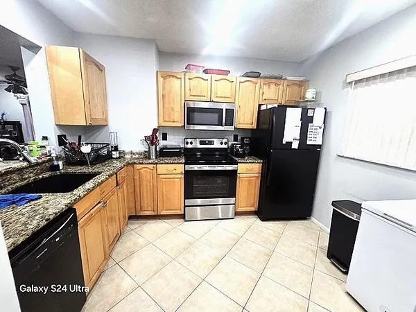 $2,180 | 12185 Royal Palm Boulevard, Coral Springs, FL 33065