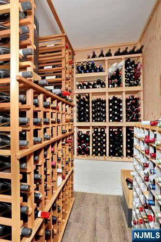 164 Deerhaven Road Mahwah, NJ 07430 - Photo 36 of 42