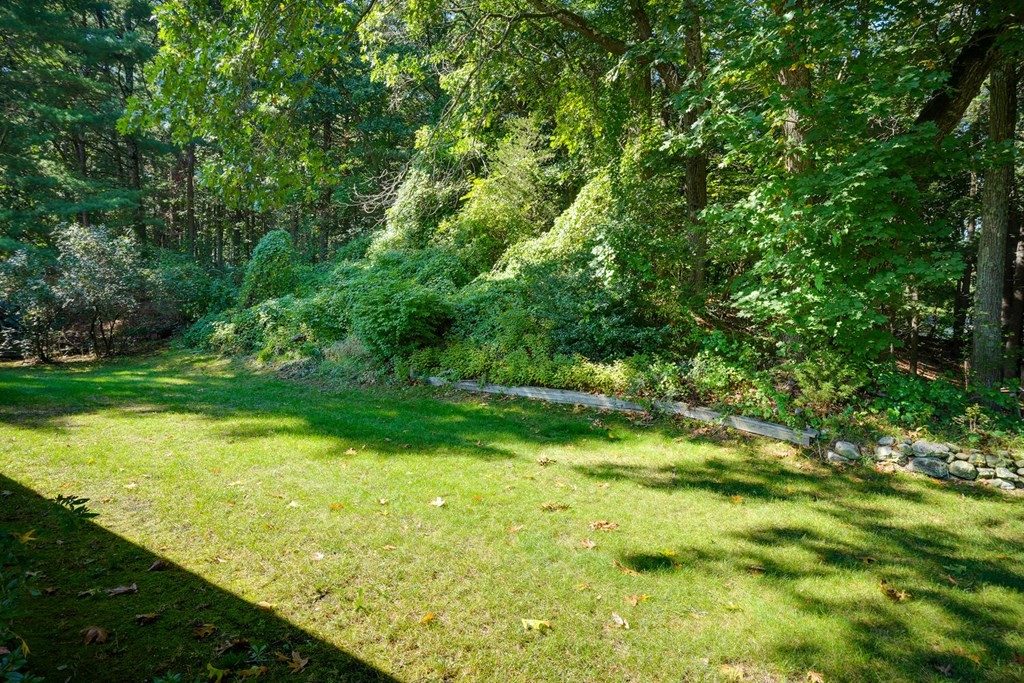 14 Karen Road Framingham, MA 01701 - Photo 4 of 33 Gallery Image 4