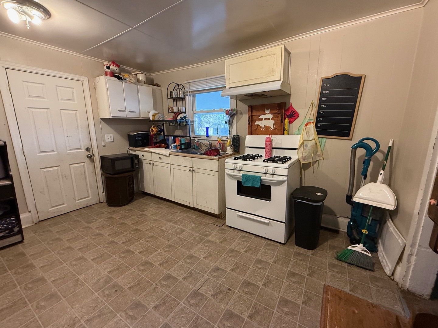 213 Northeast 4th Street Aledo, IL 61231 - Photo 8 of 10