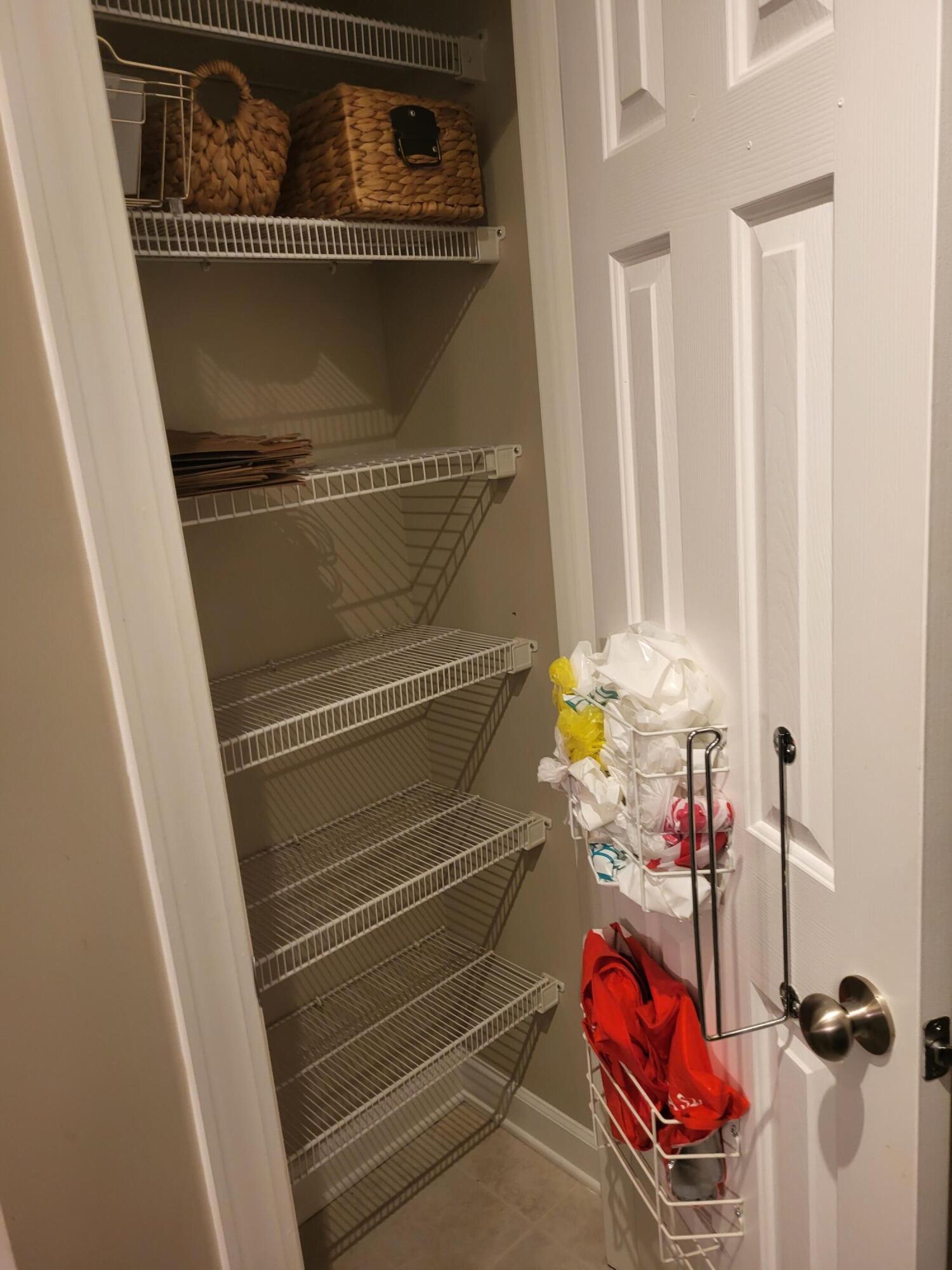 407 South Elgin Court Charleston, SC 29414 - Photo 14 of 41 20240613_143334