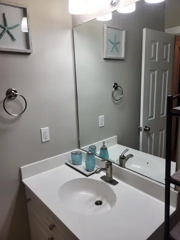 $2,400 | 407 South Elgin Court, Charleston, SC 29414