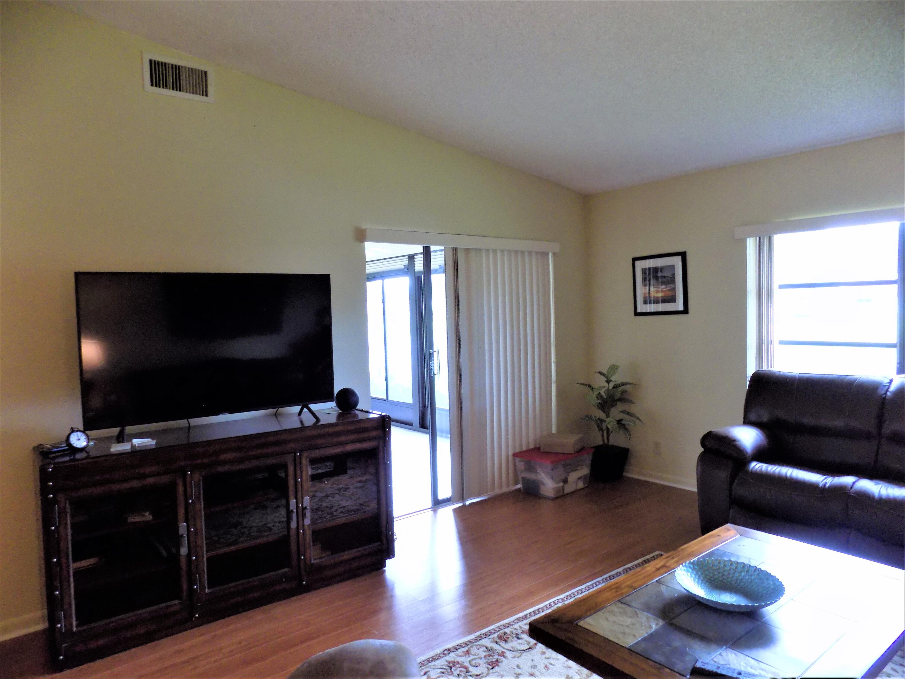 8059 Hiddenview Terrace Boca Raton, FL 33496 - Photo 11 of 39 LIVING 6