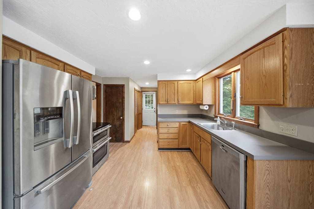 64 Saddle Hill Road Hopkinton, MA 01748 - Photo 29 of 41 Gallery Image 29