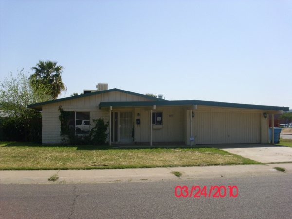 3117 West Ocotillo Road Phoenix, AZ 85017 - Photo 1 of 3 Front