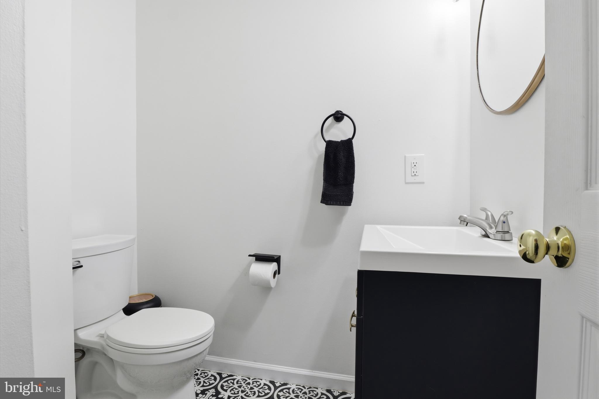348 Cape Climb York, PA 17408 - Photo 14 of 29 a bathroom with a sink and a mirror