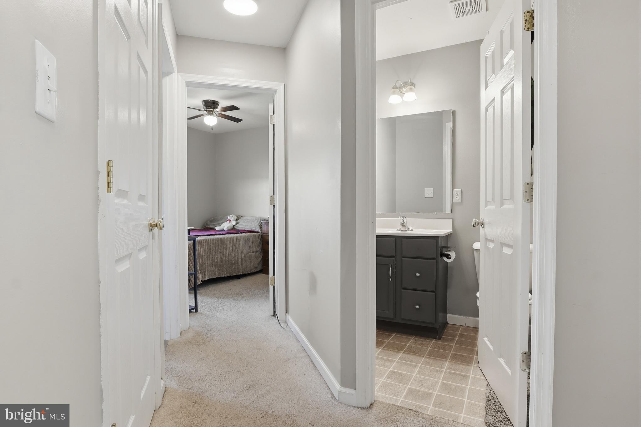 348 Cape Climb York, PA 17408 - Photo 15 of 29 a en suite bathroom with a toilet sink and shower