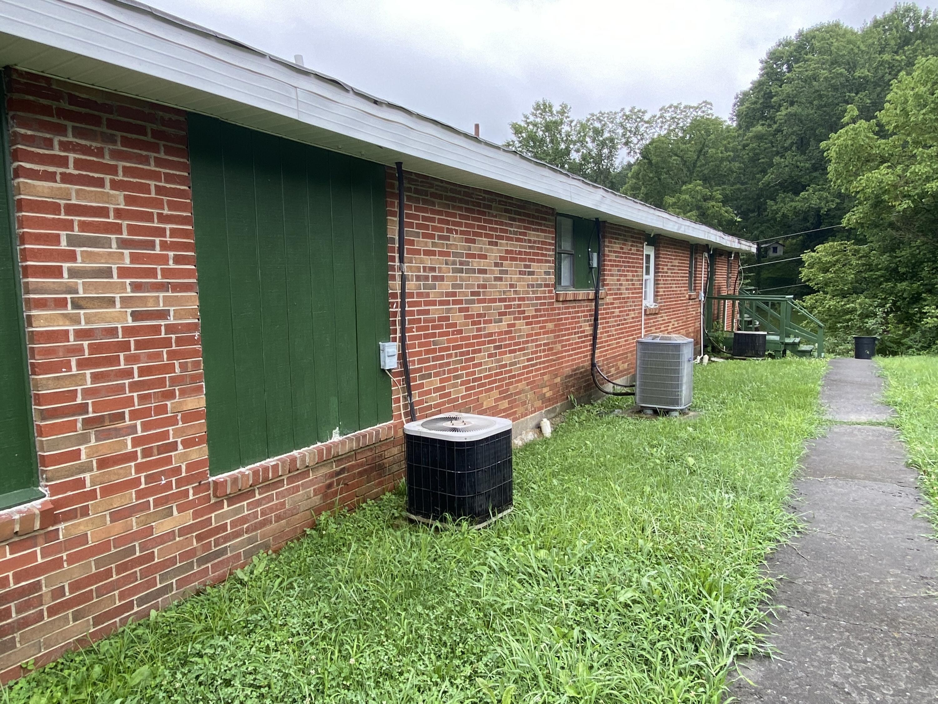 208 Happy Valley Road Johnson City, TN 37601 - Photo 12 of 15 6FA59FBC-8319-4471-B23C-879B435789CD