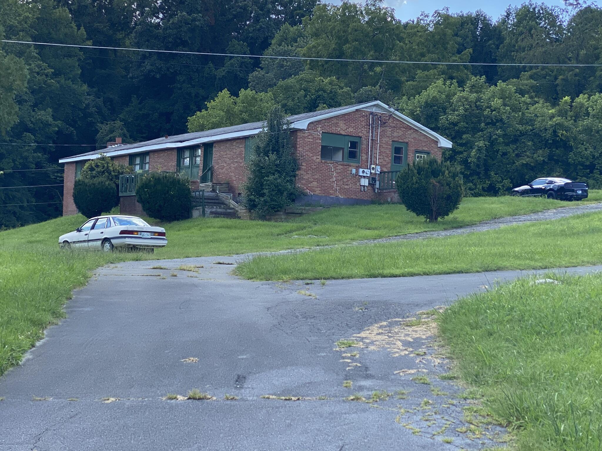 208 Happy Valley Road Johnson City, TN 37601 - Photo 2 of 15 0332187D-F619-4B20-B953-2C2121291D05
