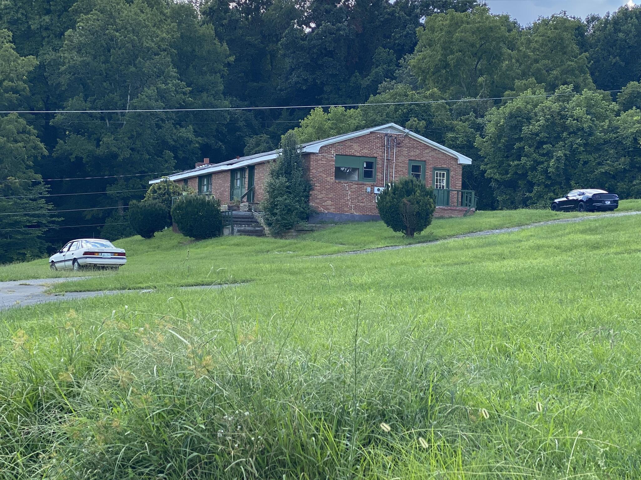 208 Happy Valley Road Johnson City, TN 37601 - Photo 3 of 15 0B3AE9EB-1479-49F9-8455-8C9179D73AA5