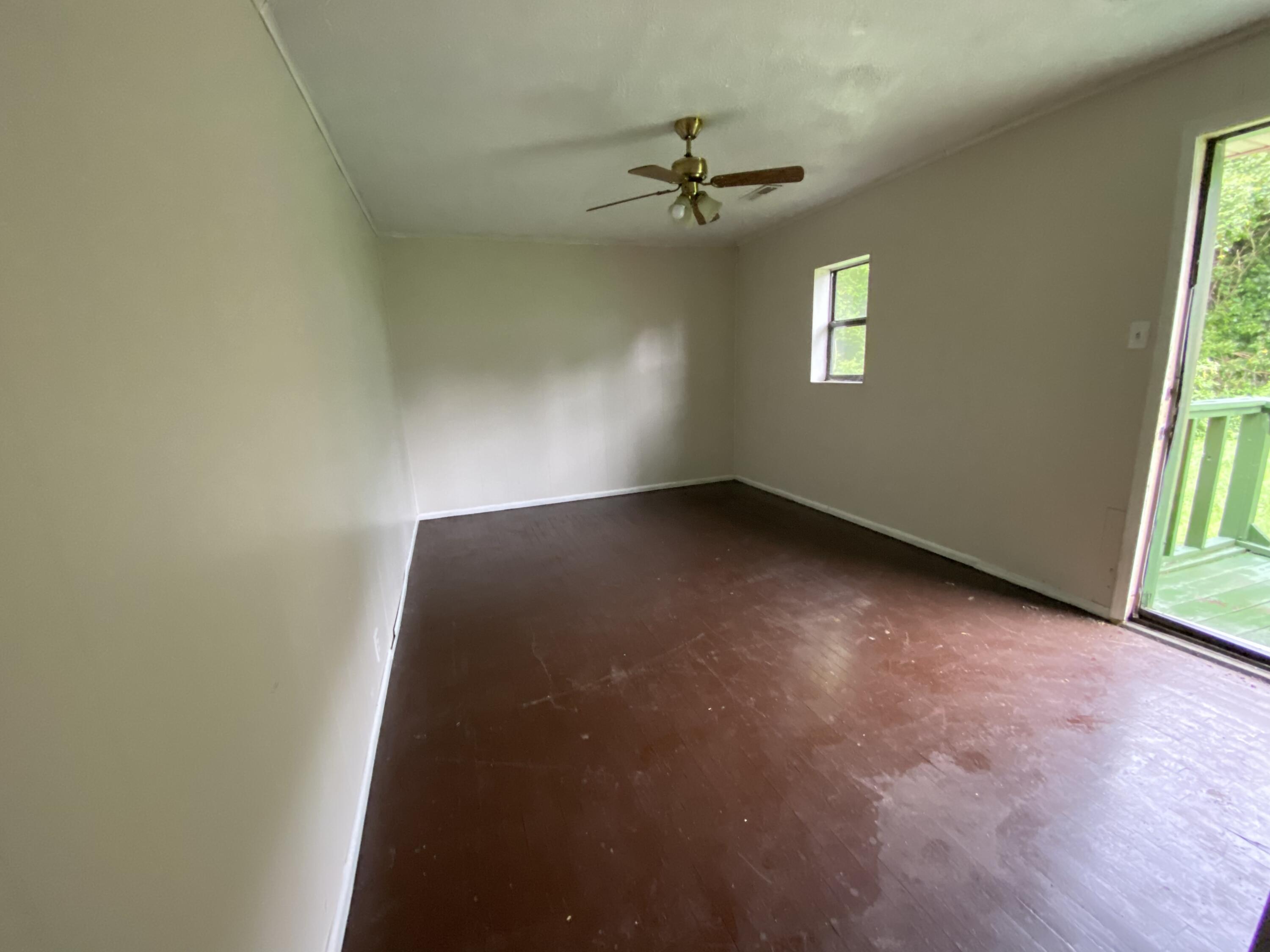 208 Happy Valley Road Johnson City, TN 37601 - Photo 5 of 15 941ED43C-8F74-4F73-AD37-FFFD49845E10