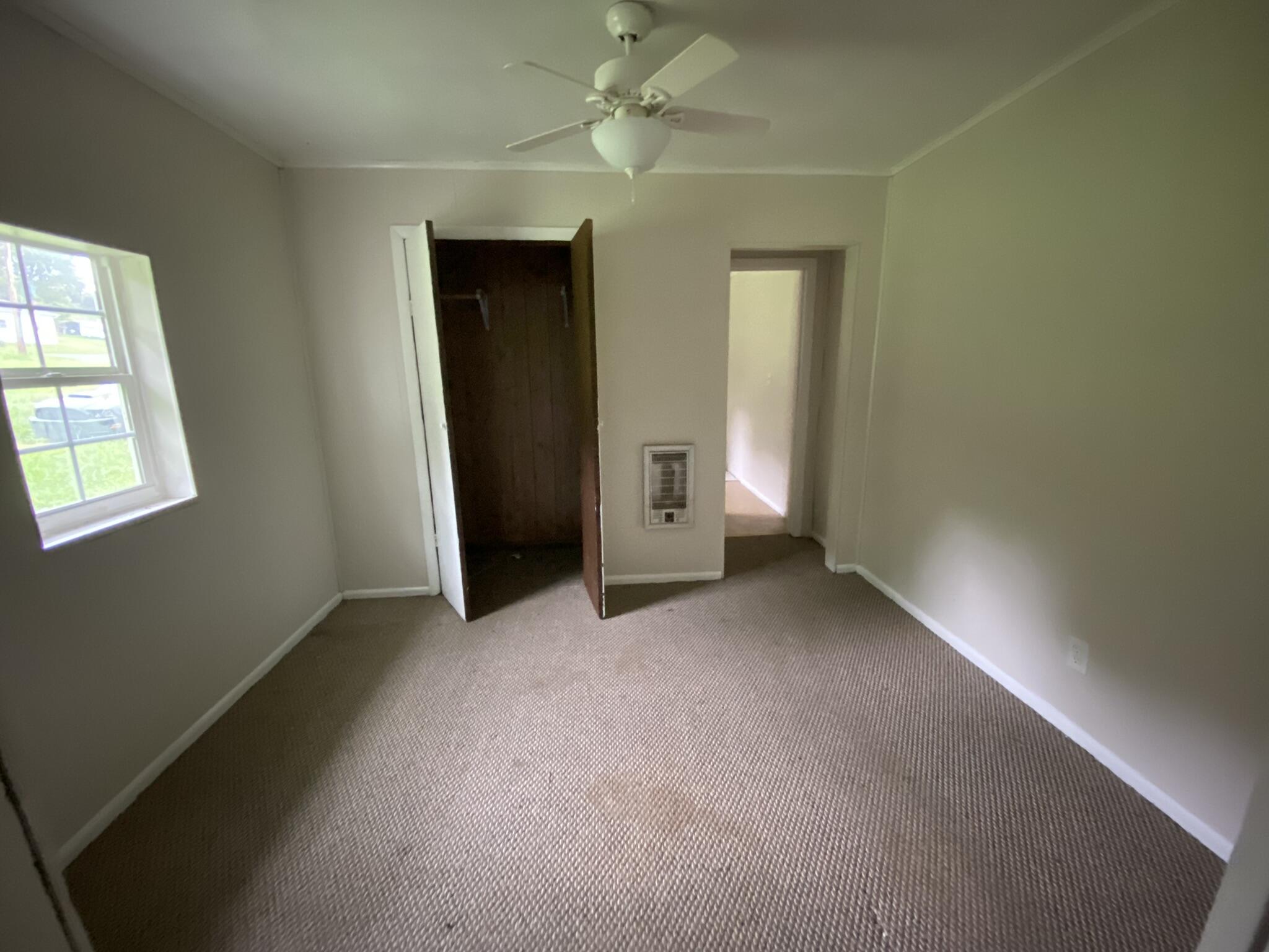 208 Happy Valley Road Johnson City, TN 37601 - Photo 8 of 15 3802A8EA-3C89-440D-9E48-CC9C8FE3B50B