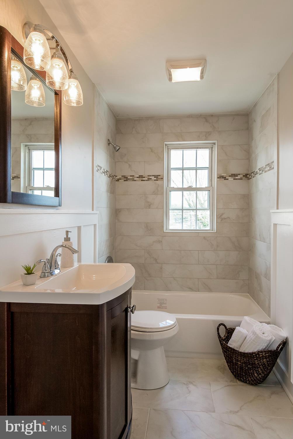 1211 Harwall Road Baltimore, MD 21207 - Photo 17 of 25 Full Bathroom