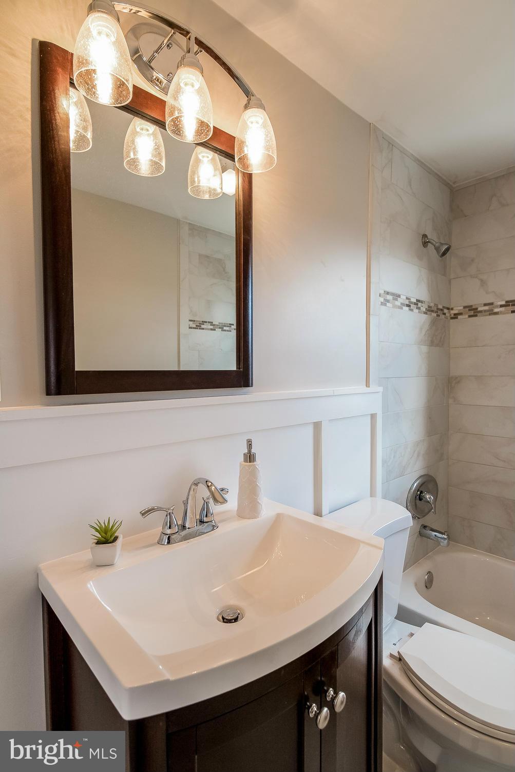 1211 Harwall Road Baltimore, MD 21207 - Photo 18 of 25 Full Bathroom