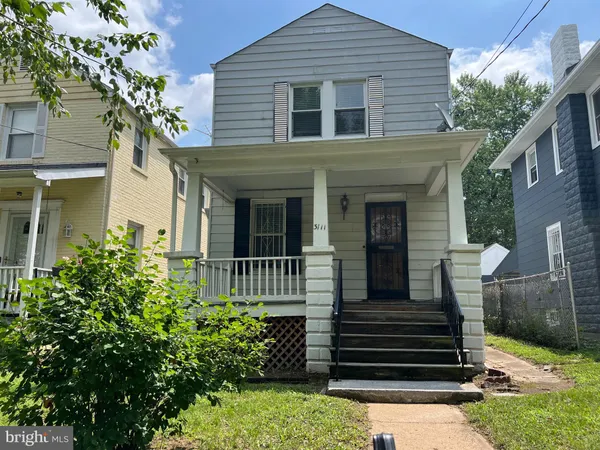 $2,300 | 3711 22nd Street Northeast, Washington, DC 20018