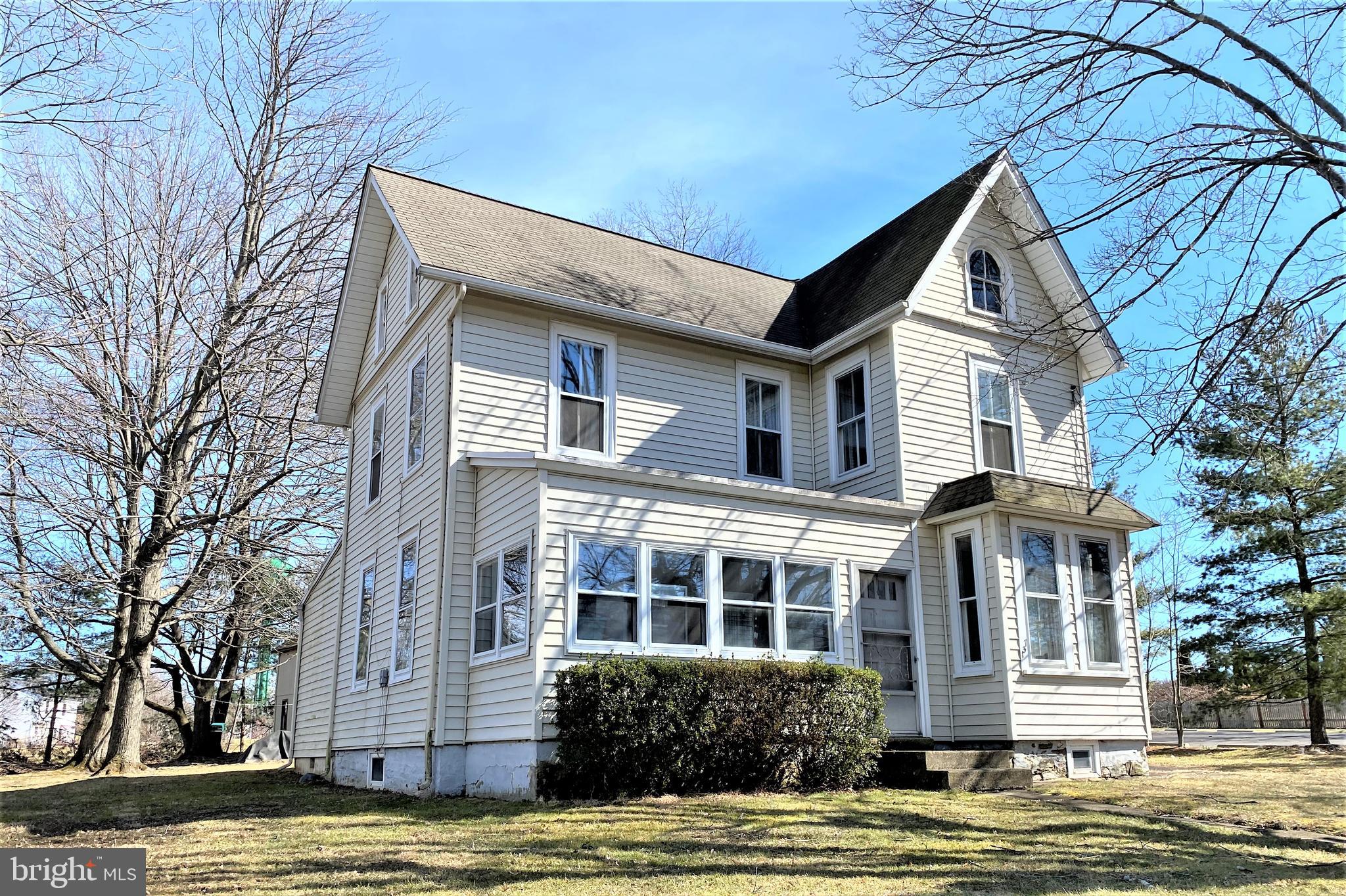137 Middle Road Dublin, PA 18917 - Photo 3 of 53