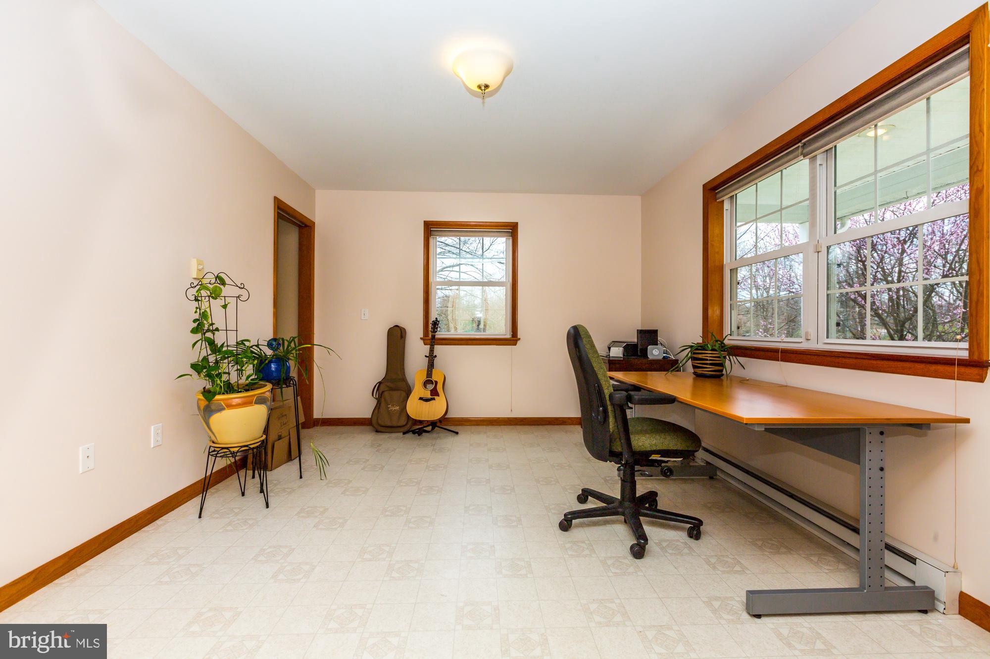985 Elverson Road Morgantown, PA 19543 - Photo 5 of 35 Gallery Image 5