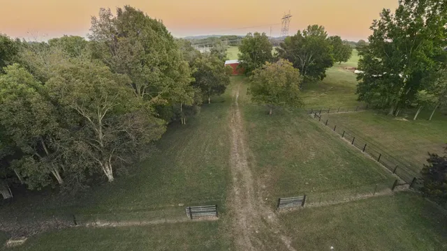 $1,400,000 | 162 W Road, Wartrace, TN 37183