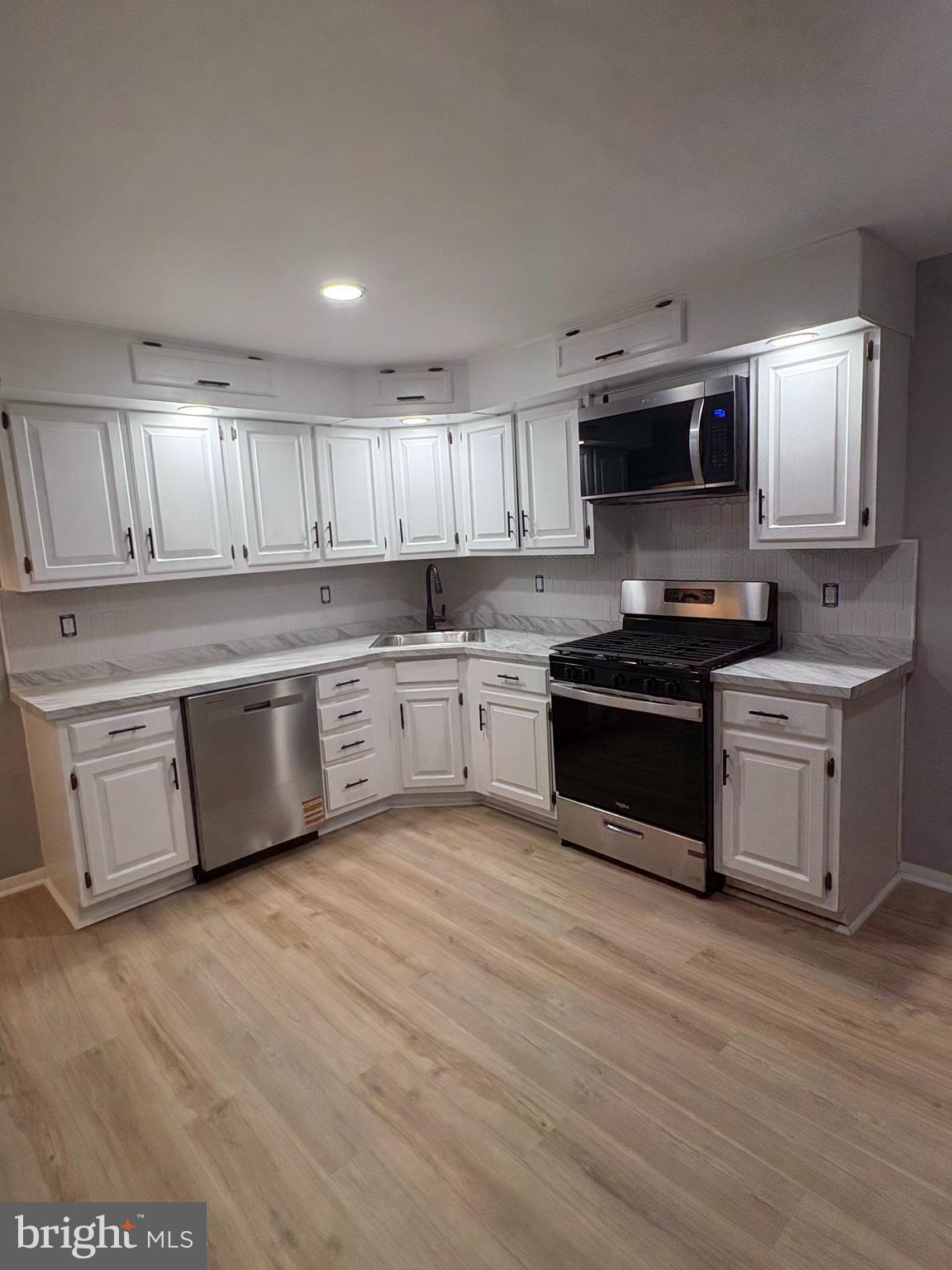 46 Penn Street Penns Grove, NJ 08069 - Photo 2 of 14