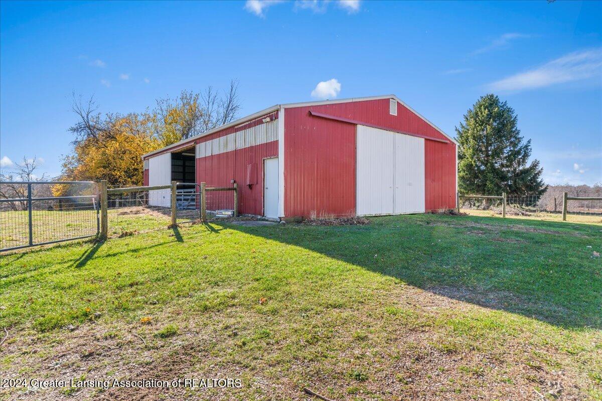 6307 County Farm Road Jackson, MI 49201 - Photo 7 of 64 Barn
