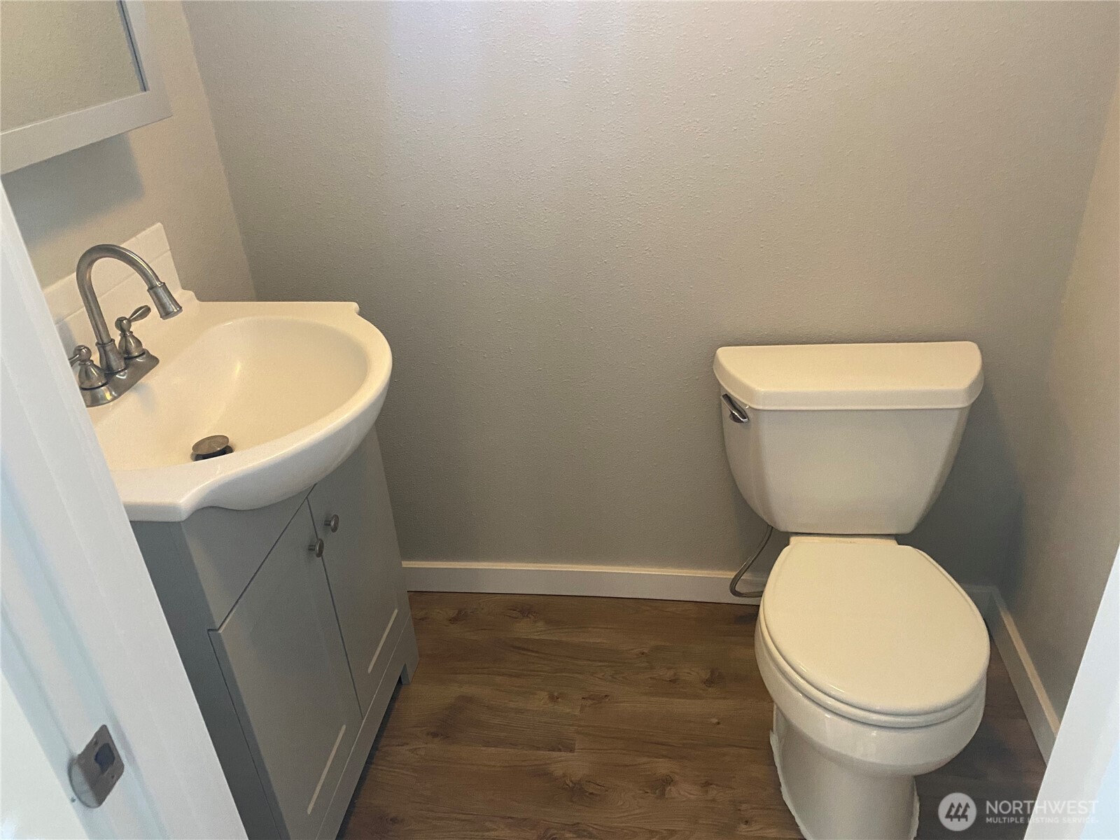 802 Hanford Avenue Bremerton, WA 98310 - Photo 11 of 16