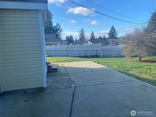 $415,000 | 802 Hanford Avenue, Bremerton, WA 98310