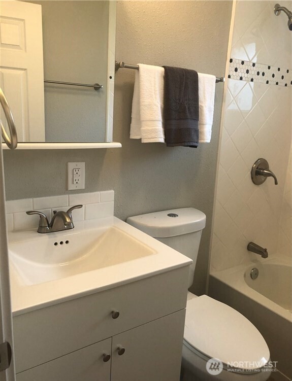 802 Hanford Avenue Bremerton, WA 98310 - Photo 9 of 16