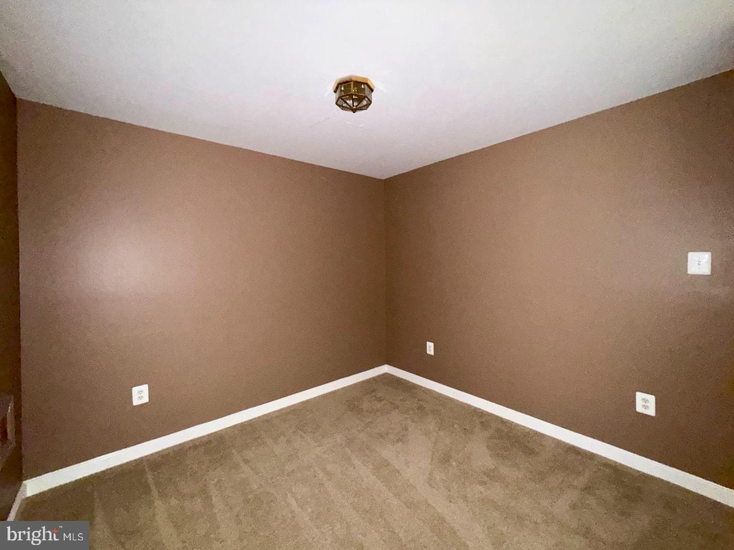 83 Ripley Road Stafford, VA 22556 - Photo 27 of 41 Cozy, neutral-toned room ready for creativity.