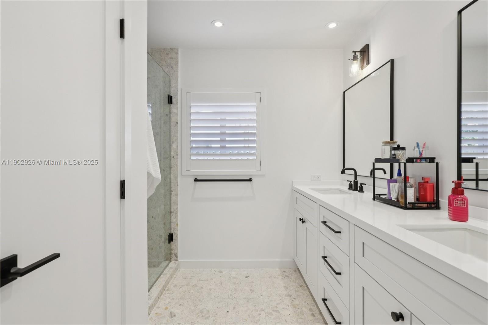 2105 Southwest 98th Avenue Miami, FL 33165 - Photo 29 of 88