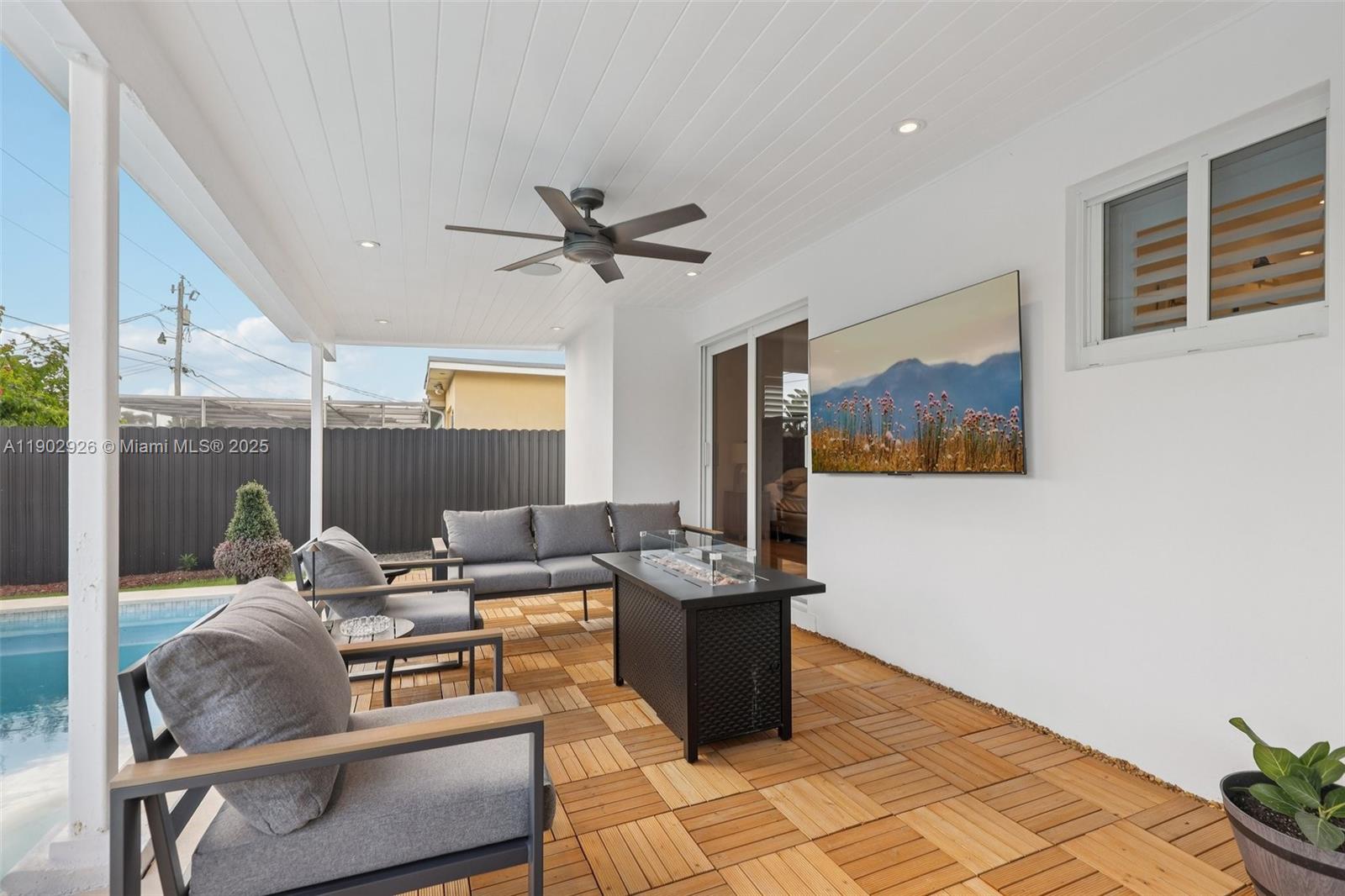 2105 Southwest 98th Avenue Miami, FL 33165 - Photo 49 of 88