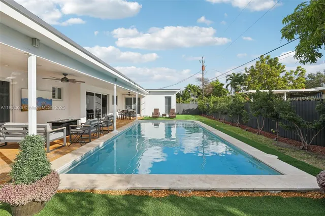 $1,100,000 | 2105 Southwest 98th Avenue, Miami, FL 33165