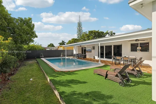 $1,100,000 | 2105 Southwest 98th Avenue, Miami, FL 33165