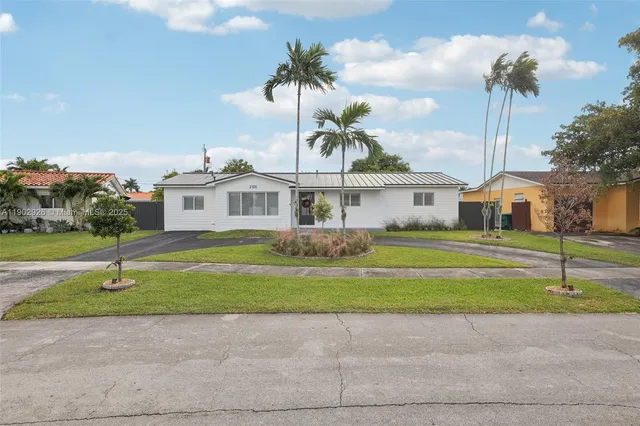 $1,100,000 | 2105 Southwest 98th Avenue, Miami, FL 33165