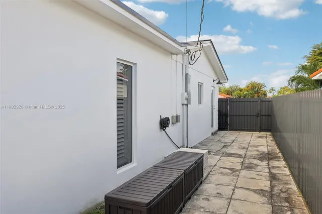 $1,100,000 | 2105 Southwest 98th Avenue, Miami, FL 33165