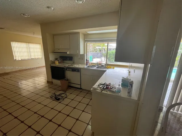 $1,100,000 | 2105 Southwest 98th Avenue, Miami, FL 33165