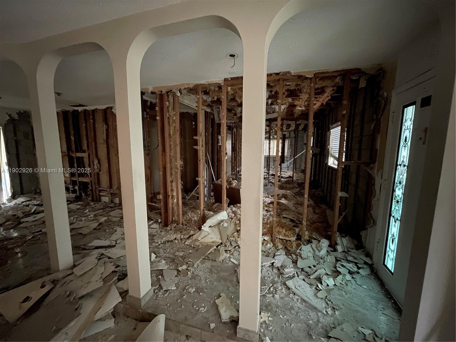 2105 Southwest 98th Avenue Miami, FL 33165 - Photo 68 of 88