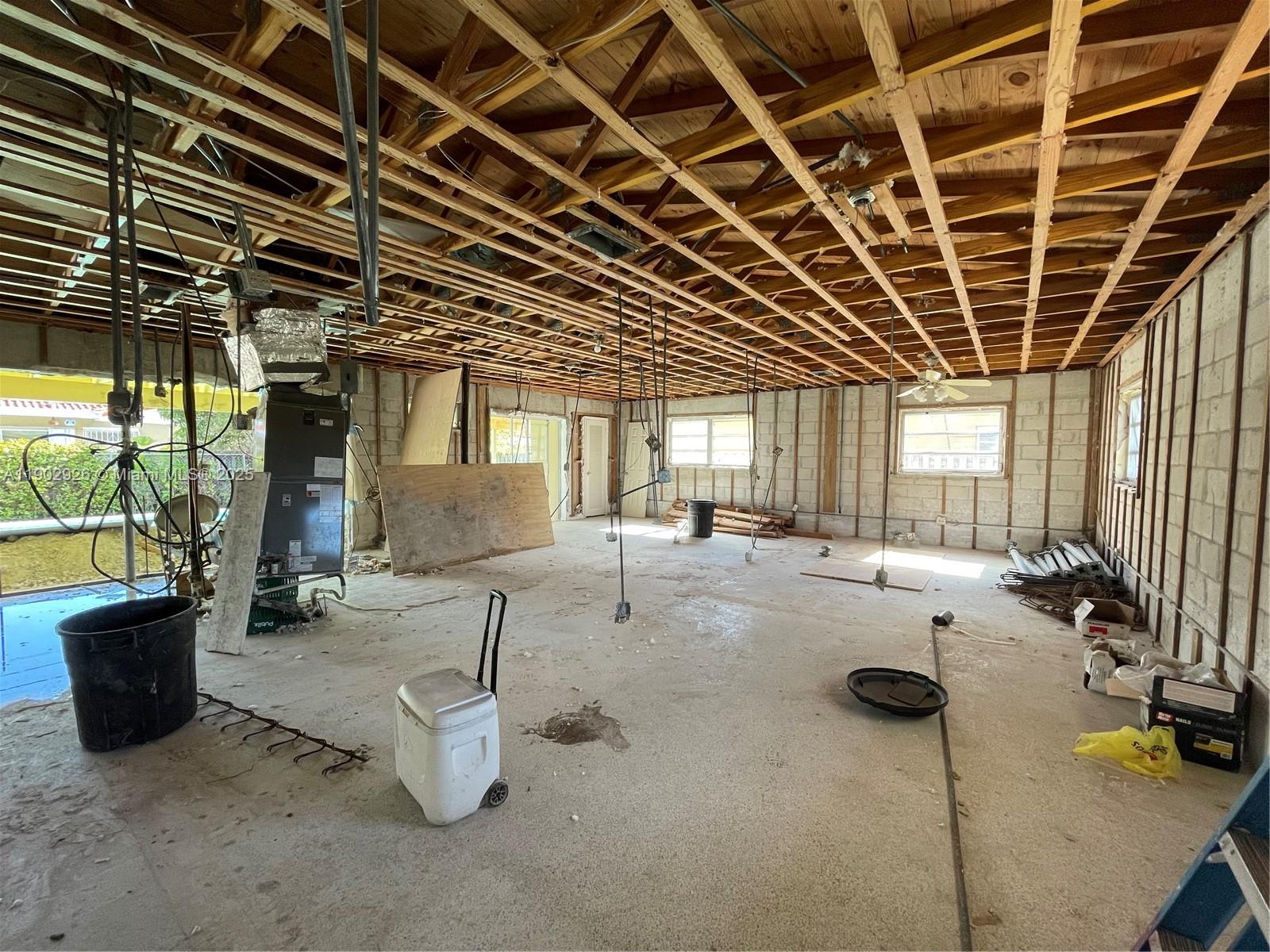 2105 Southwest 98th Avenue Miami, FL 33165 - Photo 75 of 88