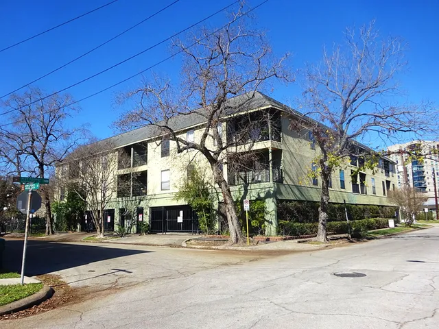 $1,150 | 101 Stratford Street, Unit 205, Houston, TX 77006