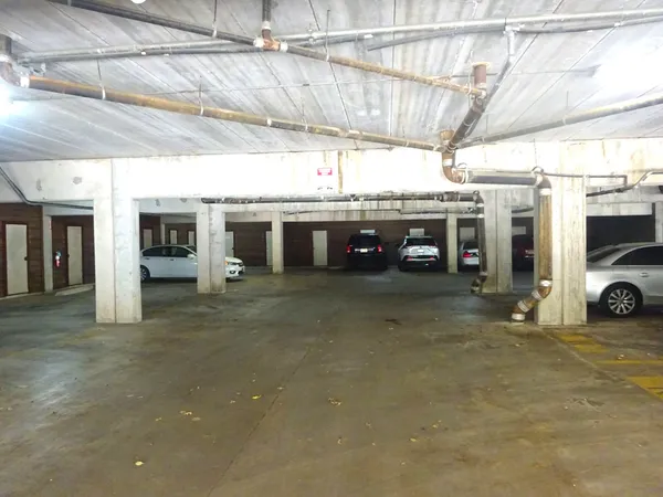 a view of a parking area