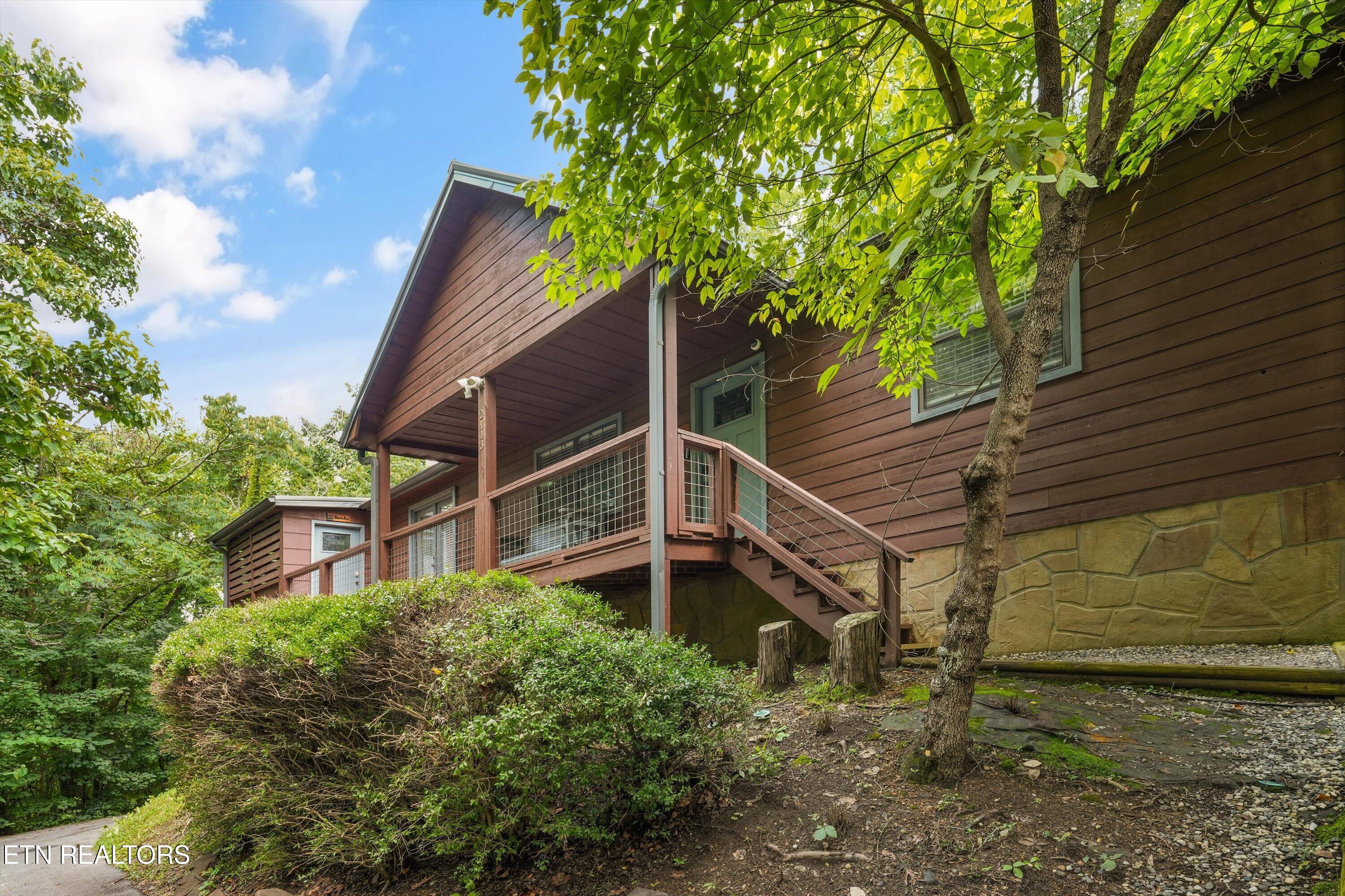 2113 Applewood Road Sevierville, TN 37862 - Photo 2 of 31 26-2113 Applewood Rd 25