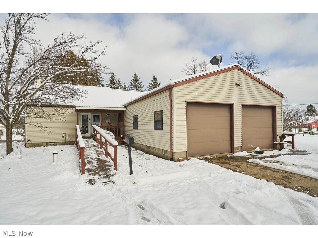880 Ridgewood Road Wadsworth, OH 44281 - Photo 1 of 19 Gallery Image 1